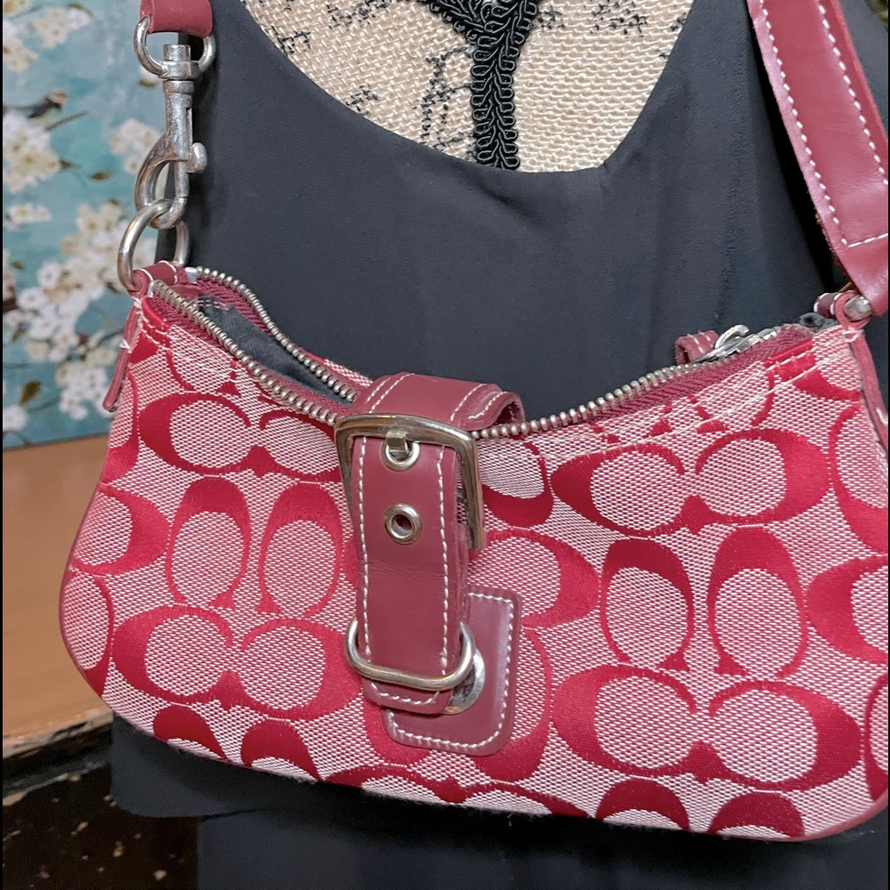 Vintage Red Y2K Signature Coach Hampton Demi Shoulder bag -Like New